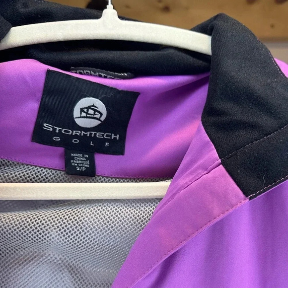 NWT STORMTECH GOLF JACKET - size small - Picture 4 of 4